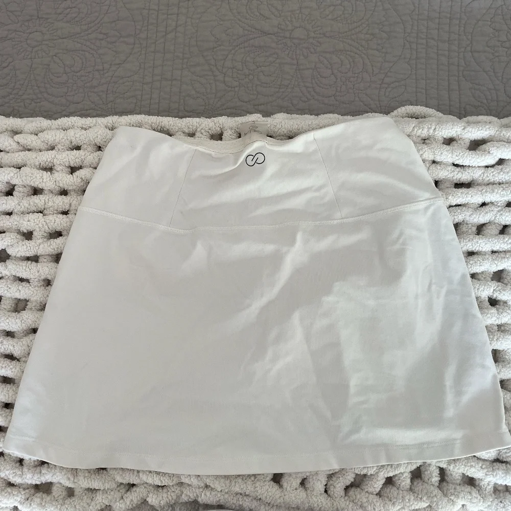 skort - Picture 2 of 3